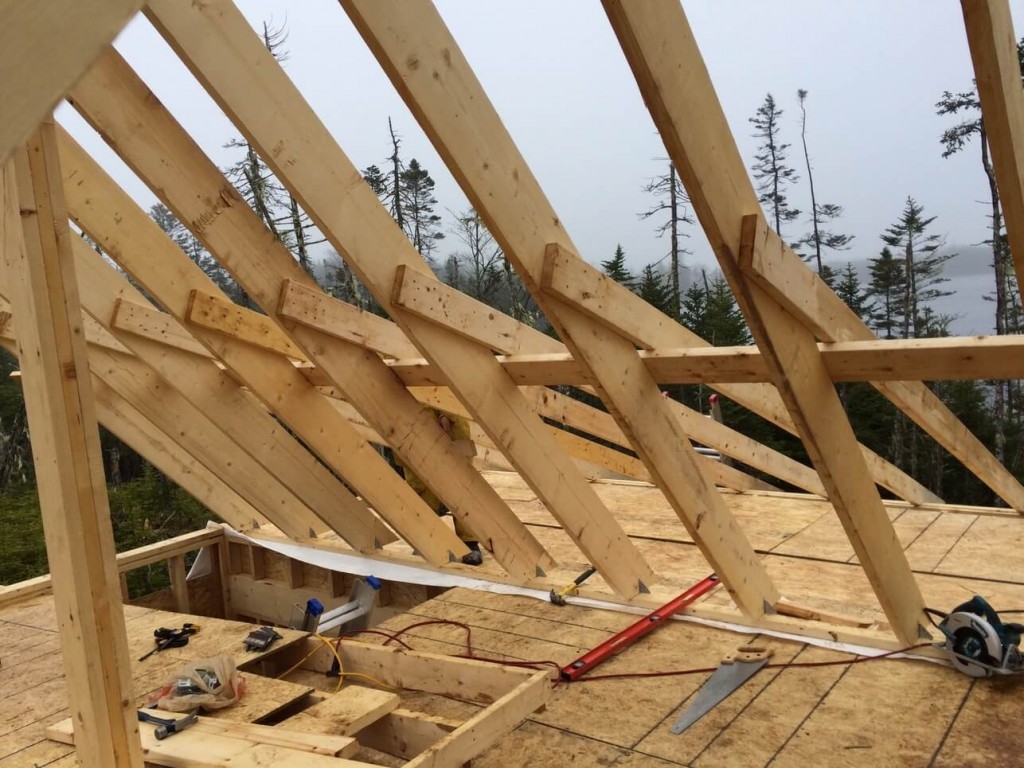 Attaching-the-deck-rafters-to-the-purlin-and-main-rafters