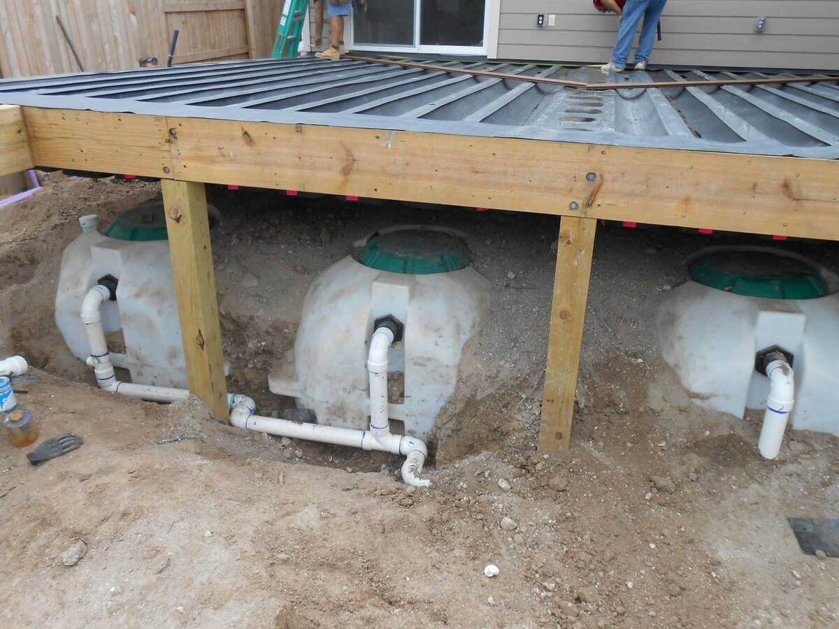 under-deck-poly-tanks