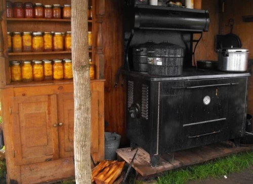 Canning-on-a-wood-stove-2