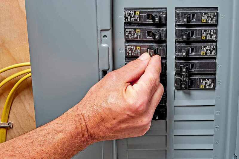 3 way switch wiring turning off circuit breaker
