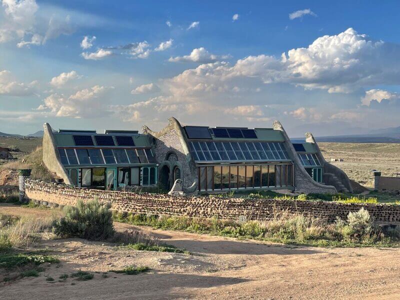 Earthship house Solar